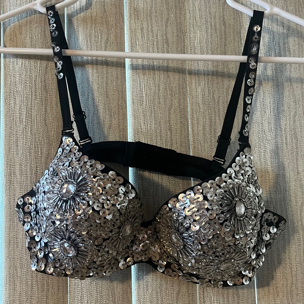 Rave bra
